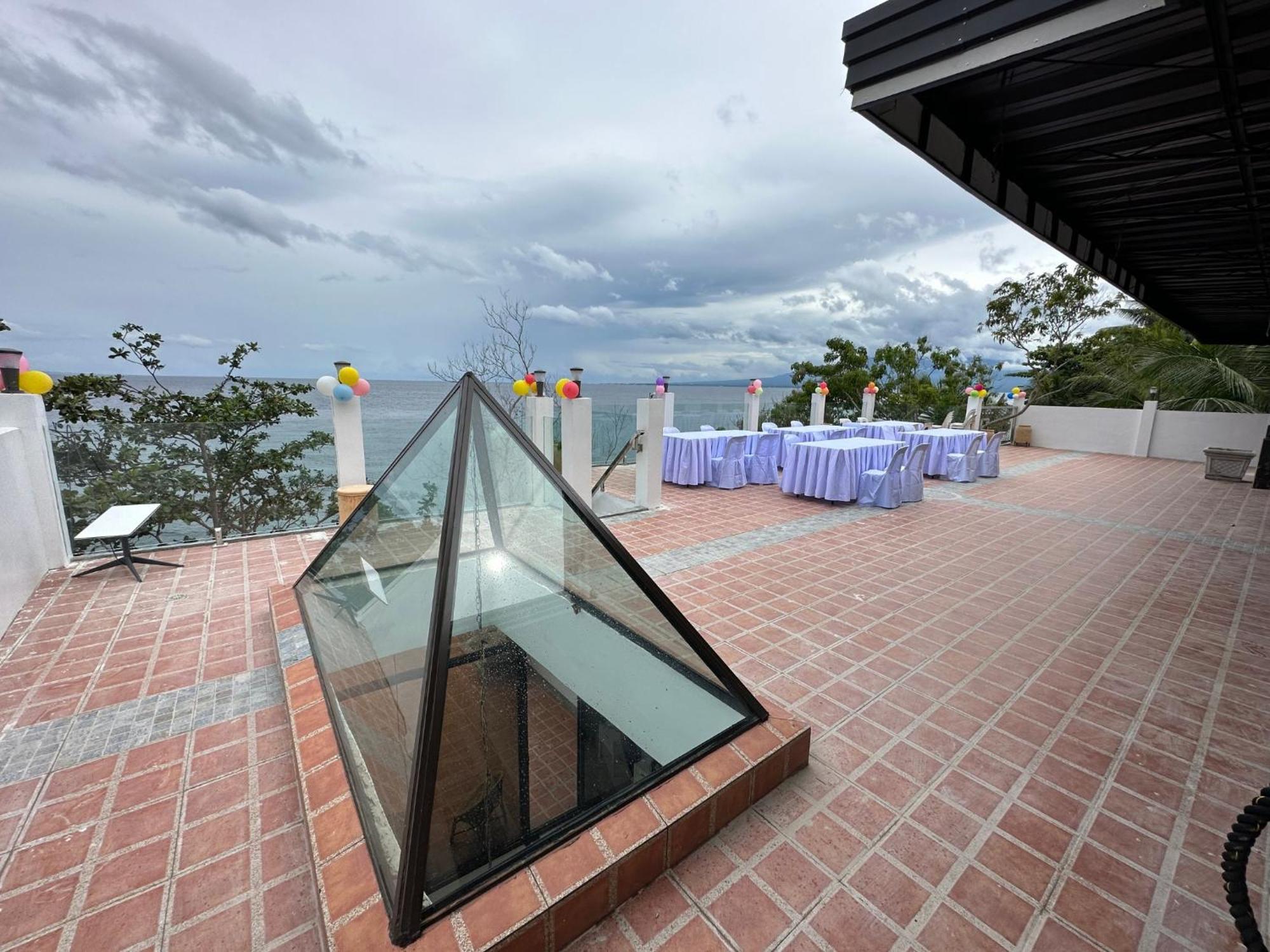 The French Villa-Santander Cebu Exterior foto